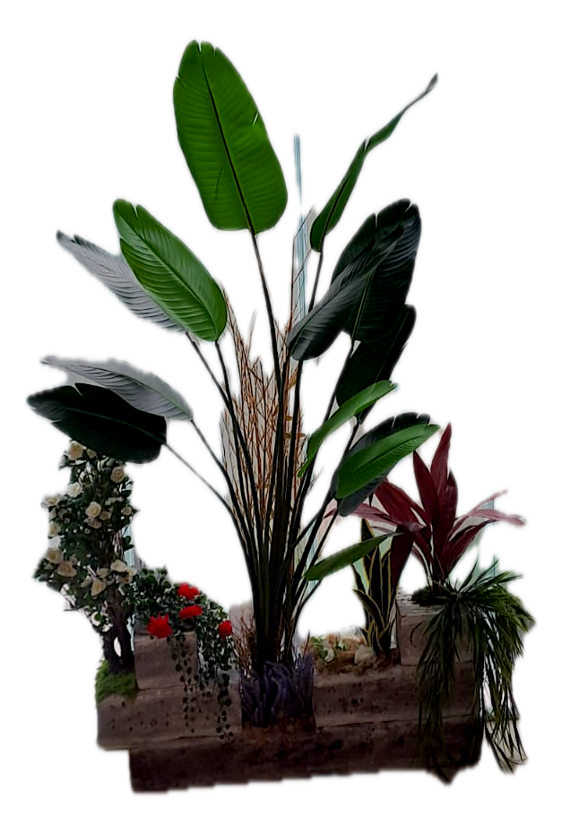 Composición artificial en jardinera de madera con estrelitzias y rosas